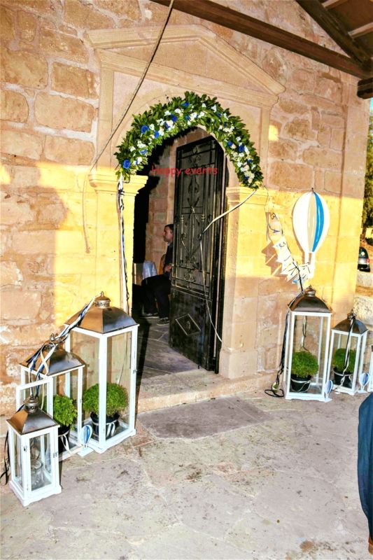 vaptisi_diakosmisi_ekklisia_aerostato_egina_